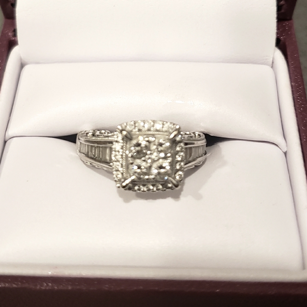 10k HELZZBERG DIAMOND WEDDING RING